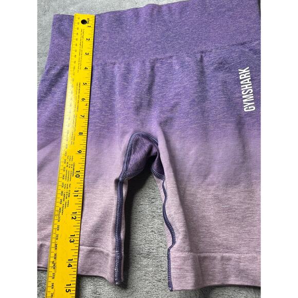 Gymshark Ombré Shorts Purple Waist Size‎ 26 Athletic Athleisure - Picture 1 of 4